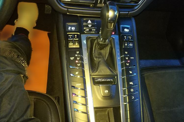 Used Porsche Macan 2018 Macan 2.0T Gear Lever