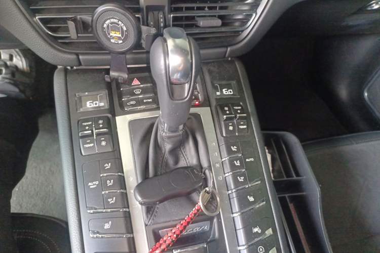 Used Porsche Macan 2018 Macan 2.0T Gear Lever