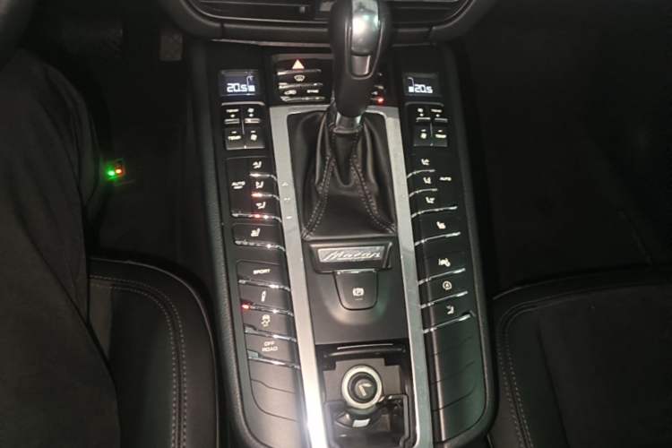 Used Porsche Macan 2018 Macan 2.0T Gear Lever