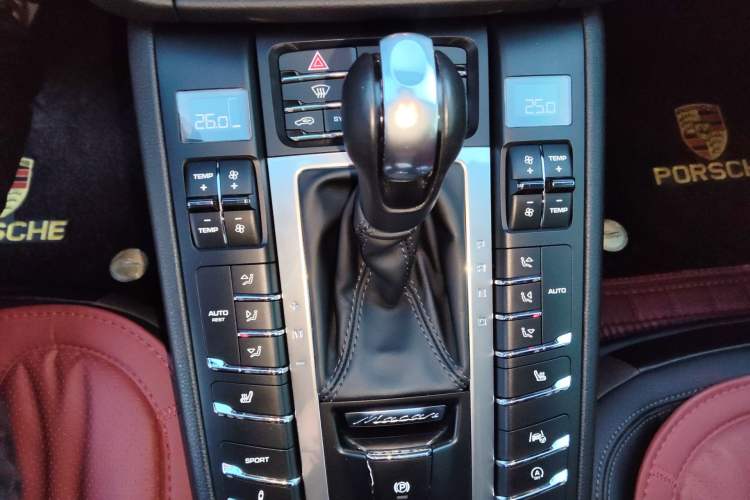 Used Porsche Macan 2018 Macan 2.0T Gear Lever