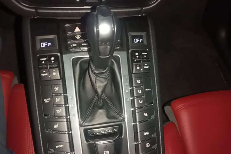 Used Porsche Macan 2018 Macan 2.0T Gear Lever