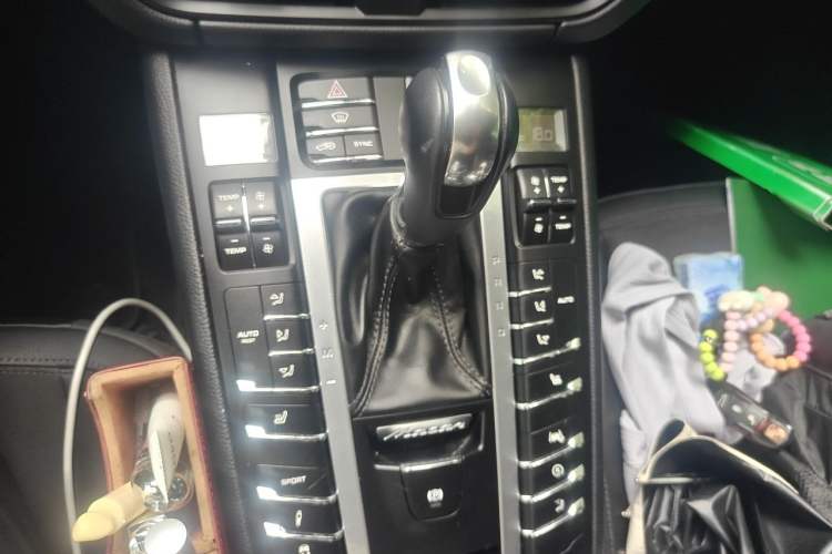 Used Porsche Macan 2018 Macan 2.0T Gear Lever