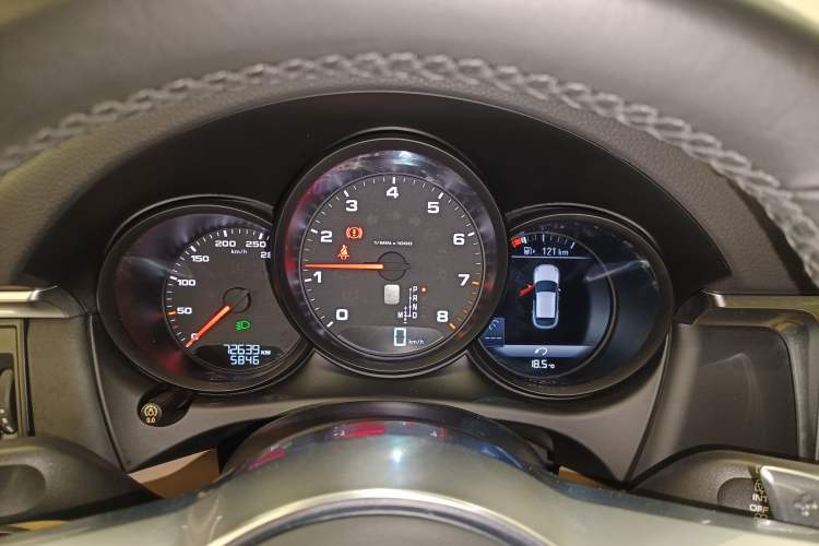 Used Porsche Macan 2018 Macan 2.0T Instrument Cluster