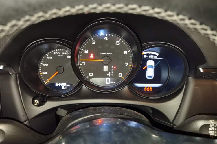 Used Porsche Macan 2018 Macan 2.0T Instrument Cluster