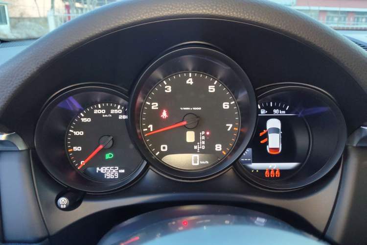 Used Porsche Macan 2018 Macan 2.0T Instrument Cluster