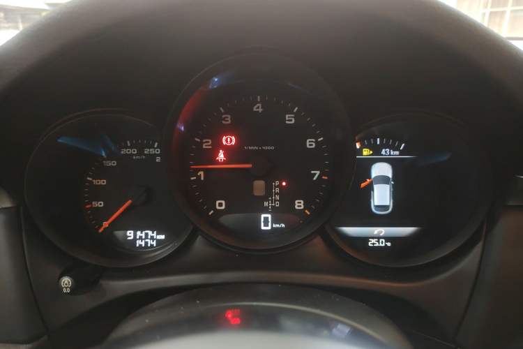 Used Porsche Macan 2018 Macan 2.0T Instrument Cluster