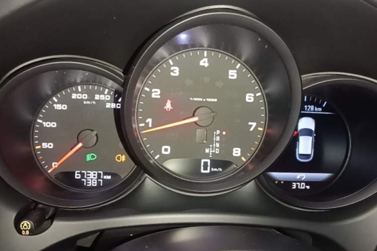 Used Porsche Macan 2018 Macan 2.0T Instrument Cluster