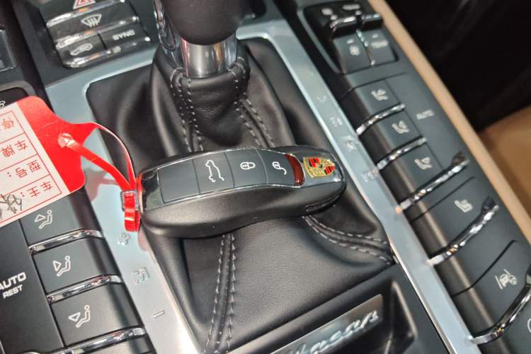 Used Porsche Macan 2018 Macan 2.0T Interior 1