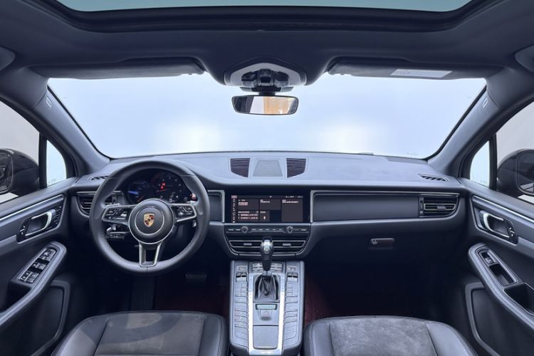 Used Porsche Macan 2018 Macan 2.0T Interior 2