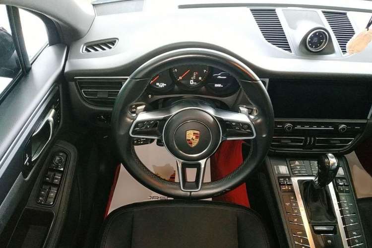 Used Porsche Macan 2018 Macan 2.0T Interior 2