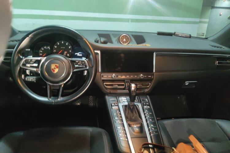 Used Porsche Macan 2018 Macan 2.0T Interior 2