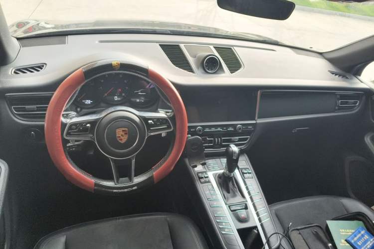 Used Porsche Macan 2018 Macan 2.0T Interior 2