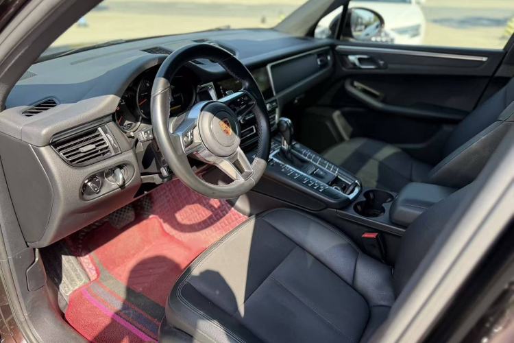 Used Porsche Macan 2018 Macan 2.0T Interior 3