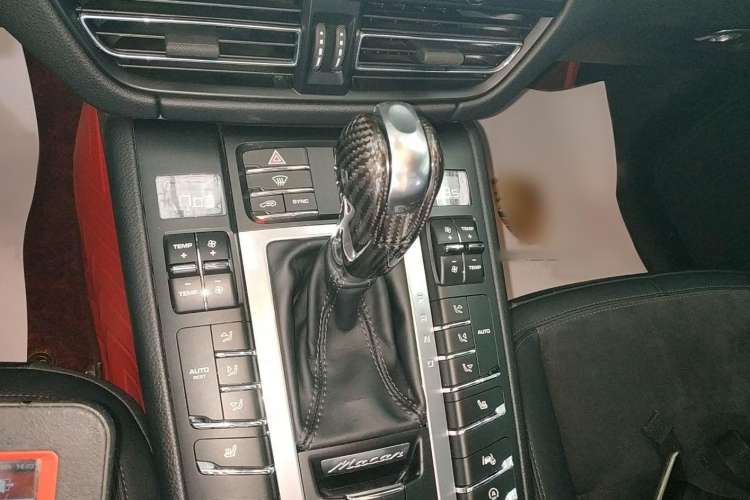Used Porsche Macan 2018 Macan 2.0T Interior 3