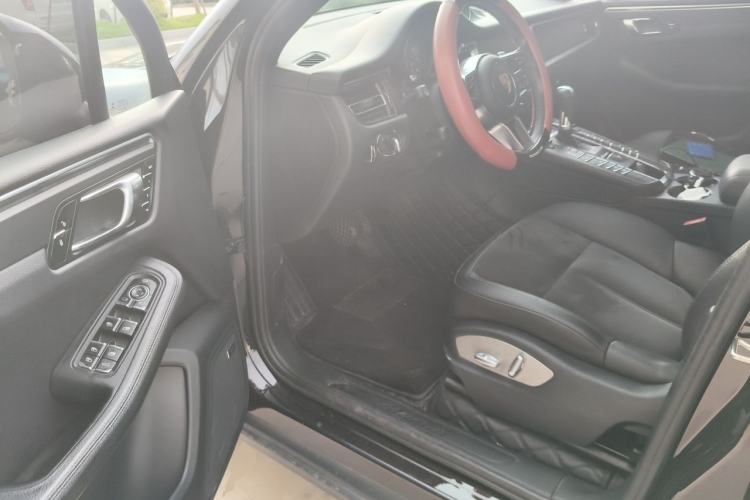 Used Porsche Macan 2018 Macan 2.0T Interior 3