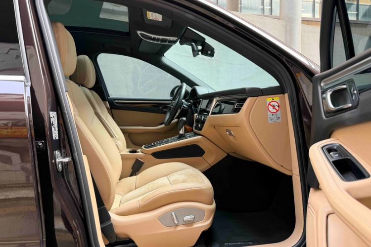 Used Porsche Macan 2018 Macan 2.0T Interior 3