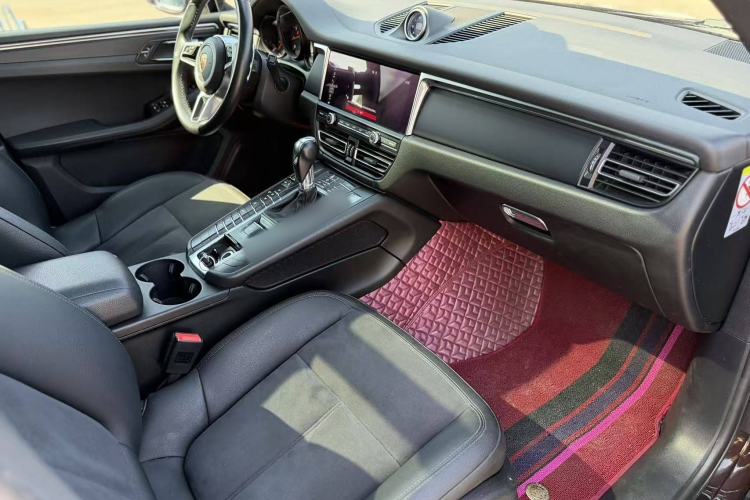 Used Porsche Macan 2018 Macan 2.0T Interior 4