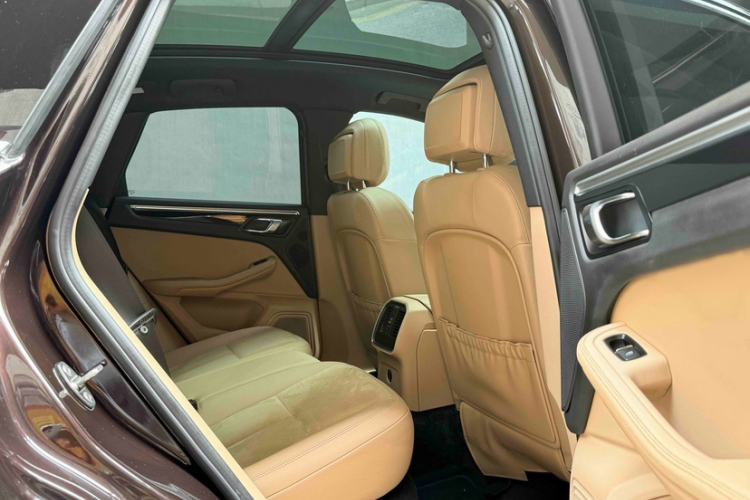 Used Porsche Macan 2018 Macan 2.0T Interior 5