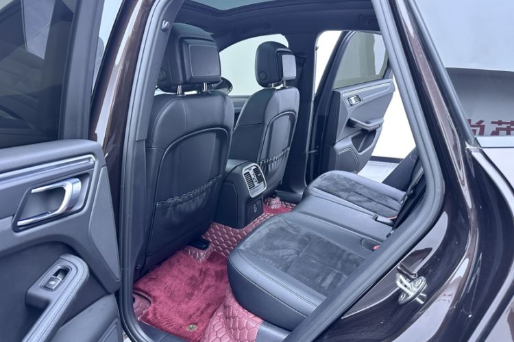 Used Porsche Macan 2018 Macan 2.0T Interior 9