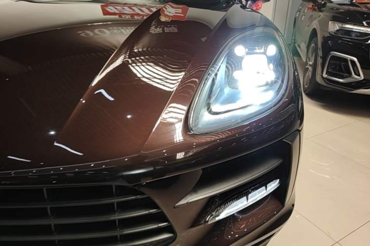 Used Porsche Macan 2018 Macan 2.0T Left Front Headlight