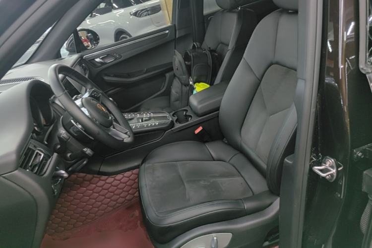 Used Porsche Macan 2018 Macan 2.0T Left Front Seat