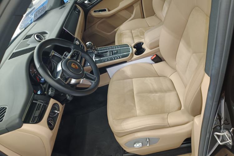 Used Porsche Macan 2018 Macan 2.0T Left Front Seat