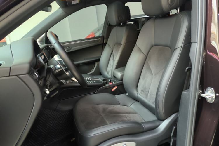 Used Porsche Macan 2018 Macan 2.0T Left Front Seat