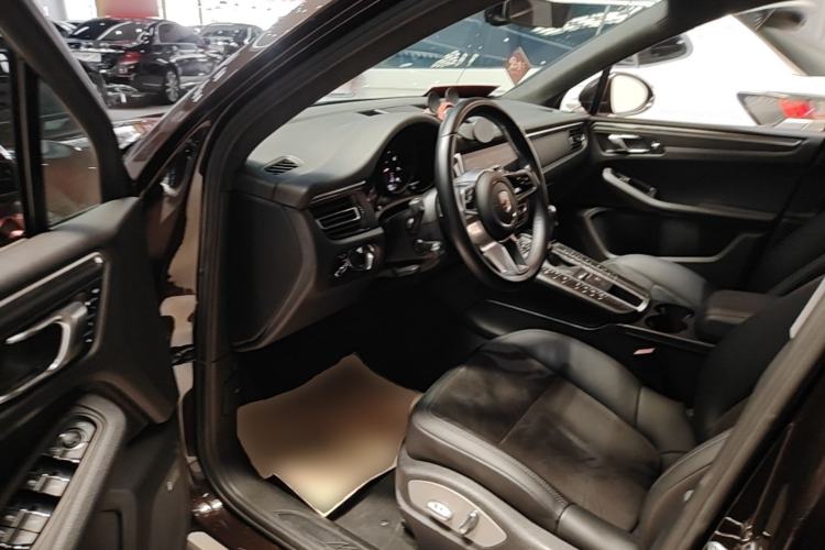 Used Porsche Macan 2018 Macan 2.0T Left Front Seat
