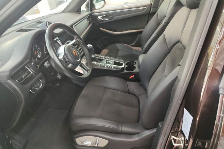 Used Porsche Macan 2018 Macan 2.0T Left Front Seat