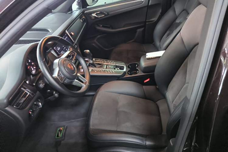 Used Porsche Macan 2018 Macan 2.0T Left Front Seat