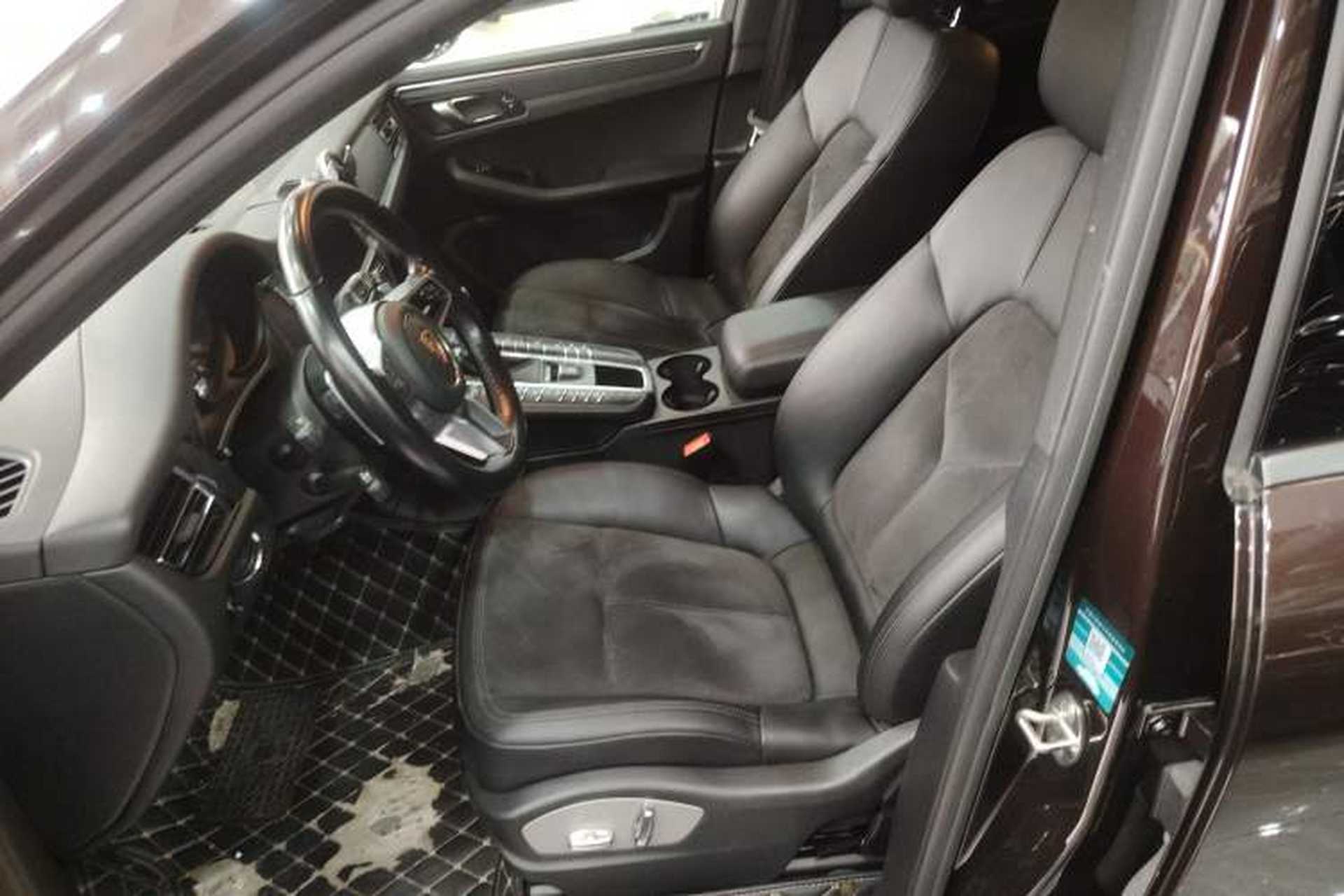 Used Porsche Macan 2018 Macan 2.0T Left Front Seat