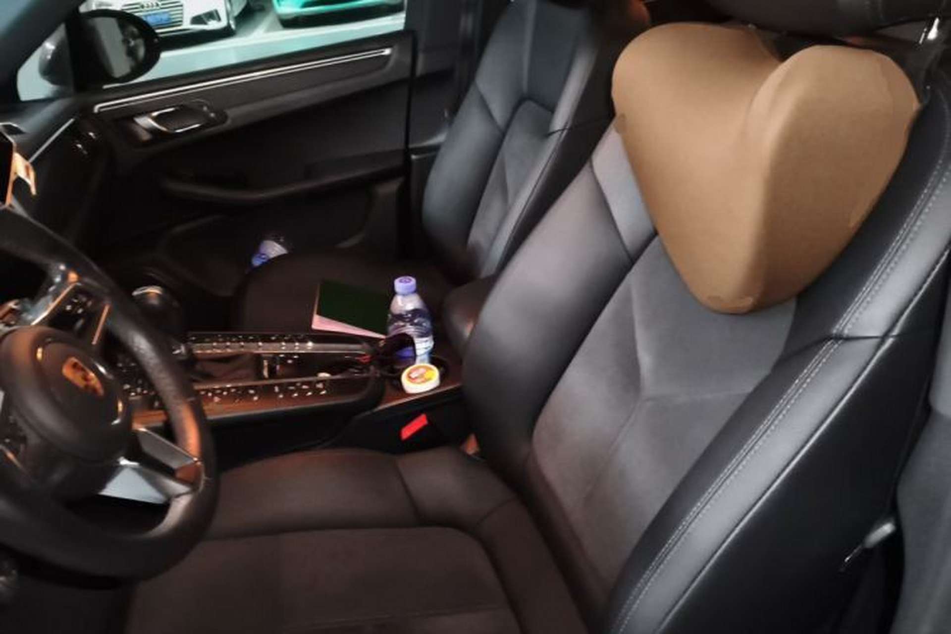 Used Porsche Macan 2018 Macan 2.0T Left Front Seat