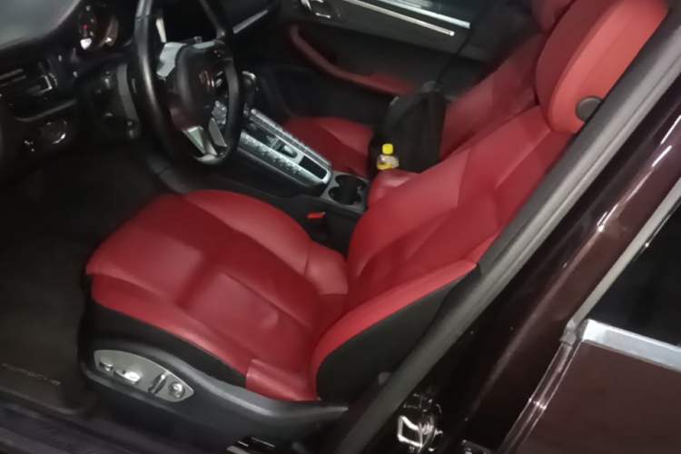 Used Porsche Macan 2018 Macan 2.0T Left Front Seat