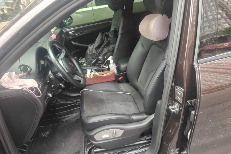 Used Porsche Macan 2018 Macan 2.0T Left Front Seat
