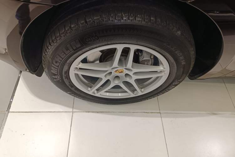 Used Porsche Macan 2018 Macan 2.0T Left Front Wheel Hub