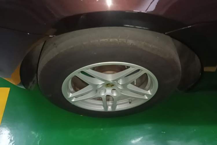 Used Porsche Macan 2018 Macan 2.0T Left Front Wheel Hub