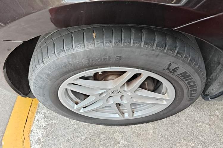 Used Porsche Macan 2018 Macan 2.0T Left Front Wheel Hub