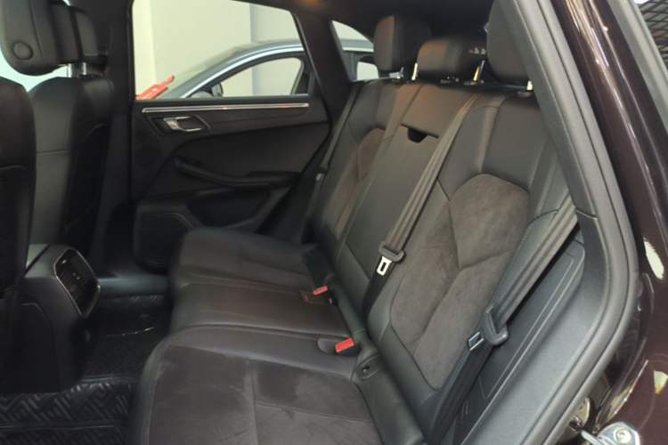 Used Porsche Macan 2018 Macan 2.0T Left Rear Seat