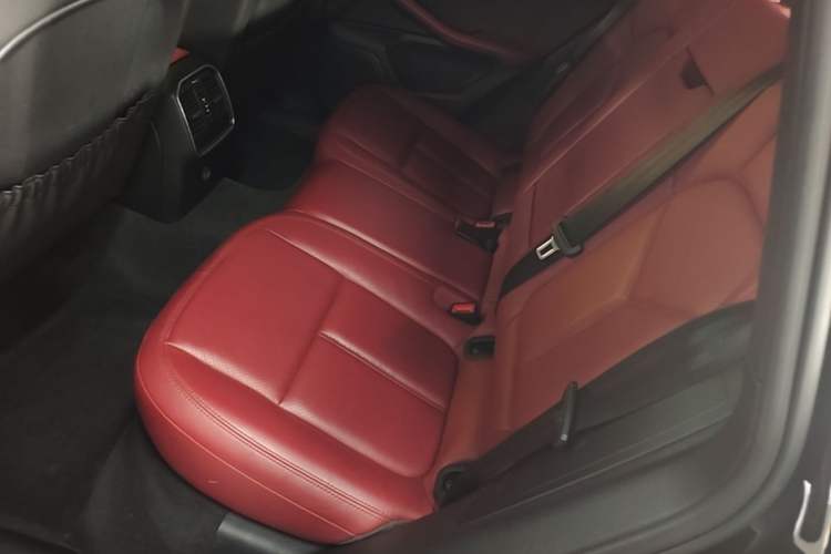 Used Porsche Macan 2018 Macan 2.0T Left Rear Seat