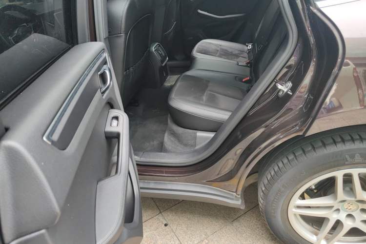 Used Porsche Macan 2018 Macan 2.0T Left Rear Seat