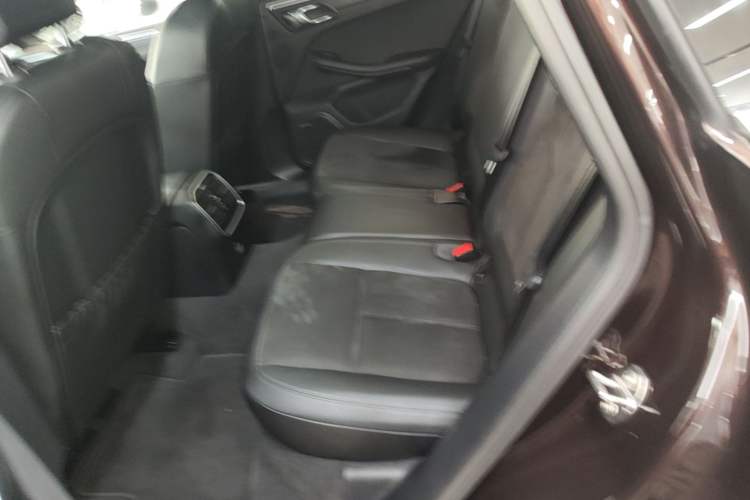 Used Porsche Macan 2018 Macan 2.0T Left Rear Seat