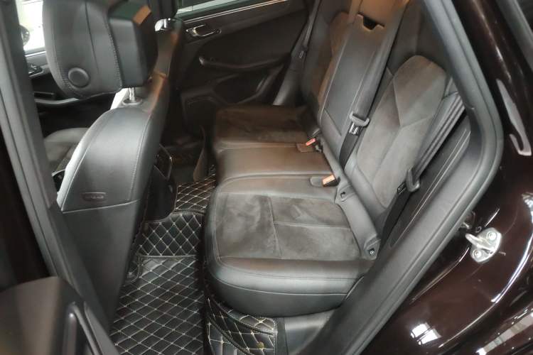 Used Porsche Macan 2018 Macan 2.0T Left Rear Seat