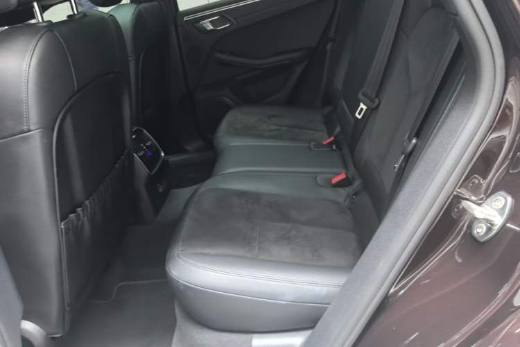 Used Porsche Macan 2018 Macan 2.0T Left Rear Seat