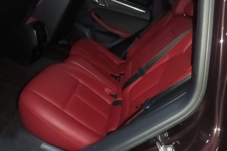 Used Porsche Macan 2018 Macan 2.0T Left Rear Seat