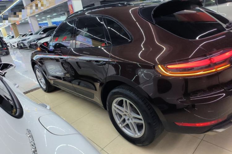 Used Porsche Macan 2018 Macan 2.0T Left Side