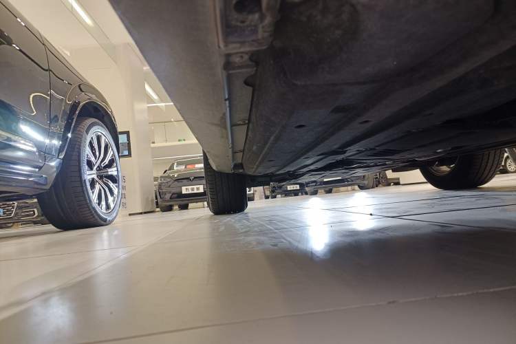 Used Porsche Macan 2018 Macan 2.0T Left Side Sill
