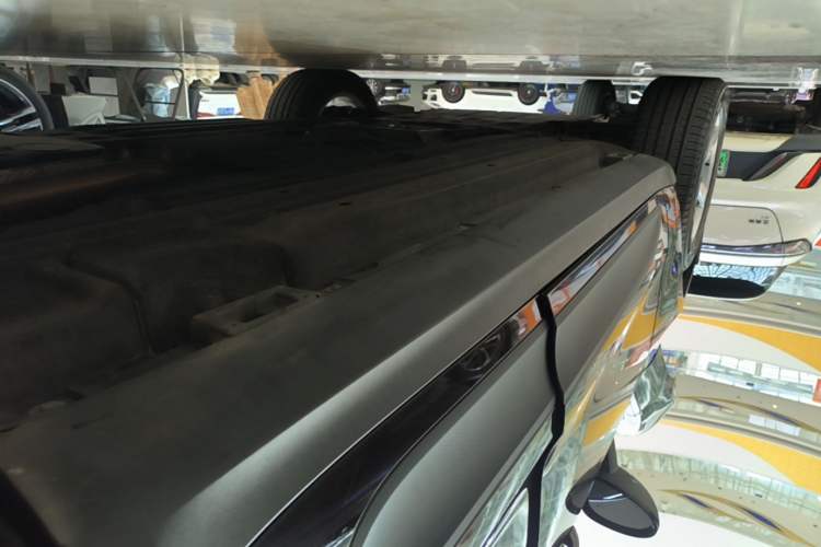 Used Porsche Macan 2018 Macan 2.0T Left Side Sill