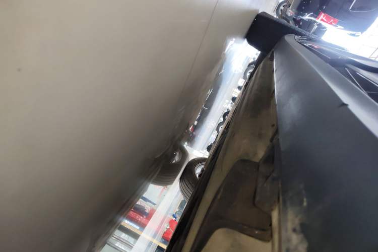 Used Porsche Macan 2018 Macan 2.0T Left Side Sill