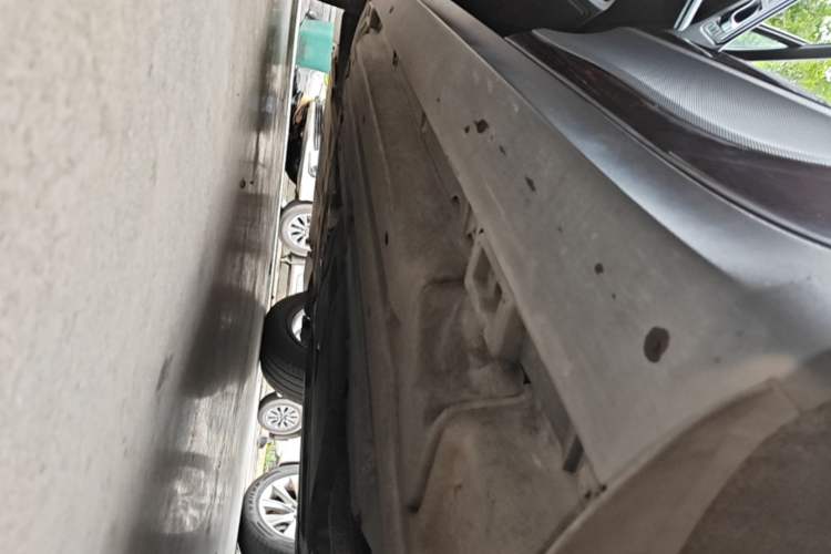 Used Porsche Macan 2018 Macan 2.0T Left Side Sill