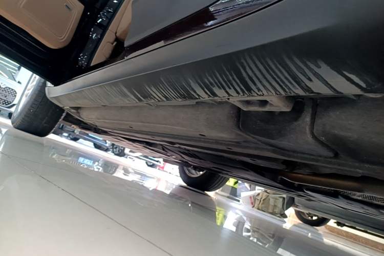 Used Porsche Macan 2018 Macan 2.0T Left Side Sill